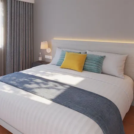 מלון דירות Aluasun Mediterraneo 3*